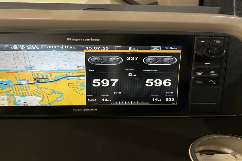 Slide: The Image of Sea Ray 460 SUNDANCER 2017 - 22