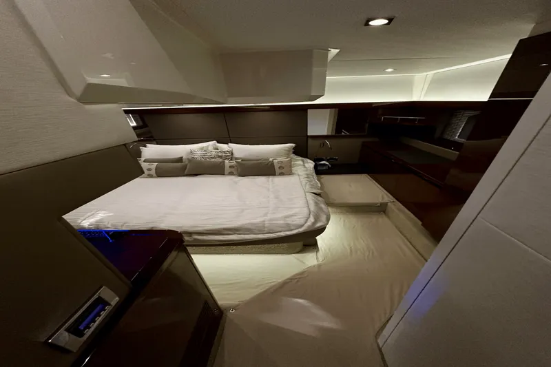 Slide: The Image of Sea Ray 460 SUNDANCER 2017 - 24