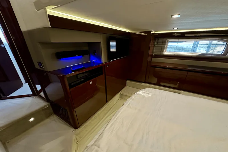 Slide: The Image of Sea Ray 460 SUNDANCER 2017 - 28