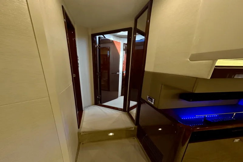 Slide: The Image of Sea Ray 460 SUNDANCER 2017 - 29