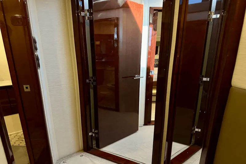 Slide: The Image of Sea Ray 460 SUNDANCER 2017 - 30