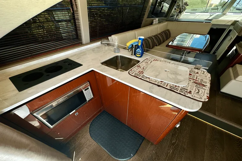 Slide: The Image of Sea Ray 460 SUNDANCER 2017 - 31