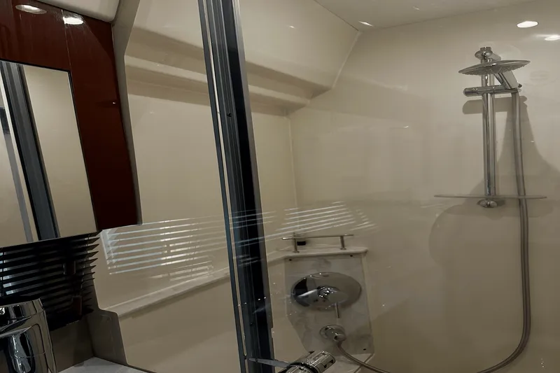 Slide: The Image of Sea Ray 460 SUNDANCER 2017 - 37