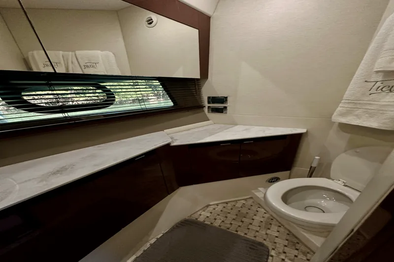 Slide: The Image of Sea Ray 460 SUNDANCER 2017 - 45