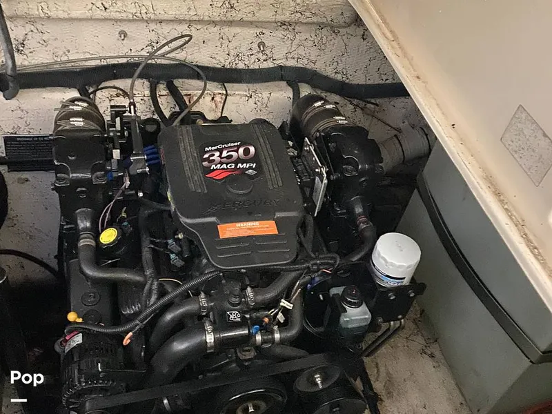 Slide: The Image of Rinker Fiesta Vee 320 2005 - 13103116