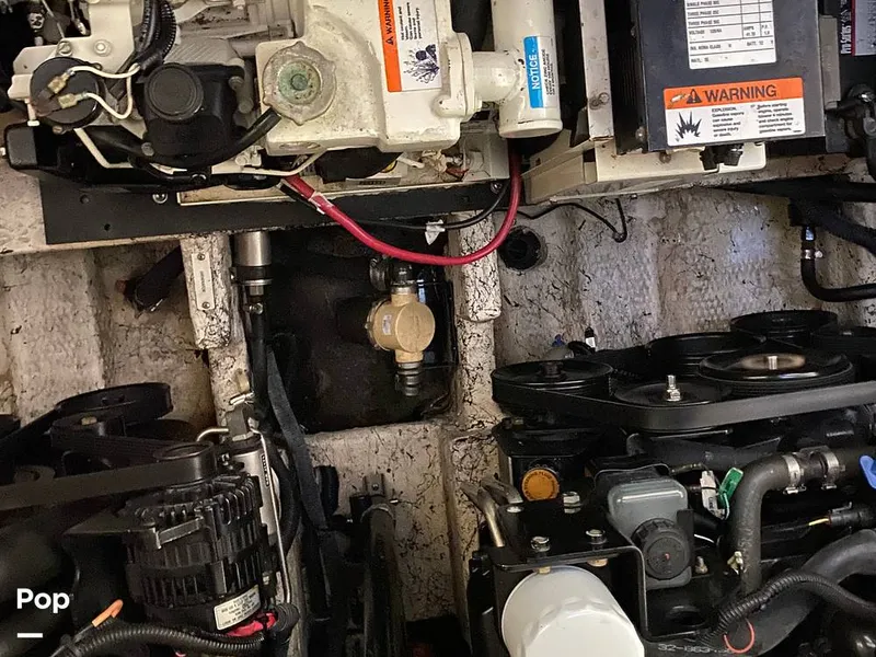 Slide: The Image of Rinker Fiesta Vee 320 2005 - 13103113