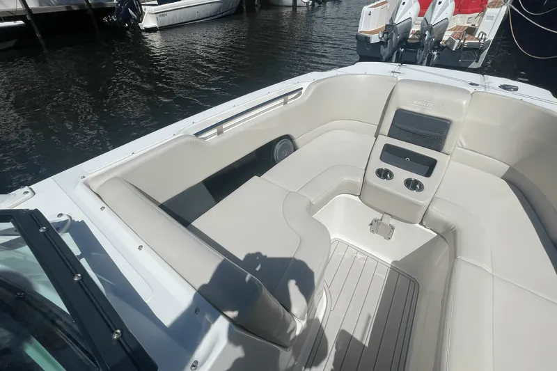 Slide: The Image of Boston Whaler 270 VANTAGE 2019 - 12