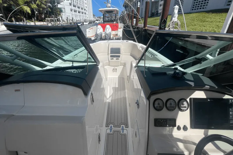 Slide: The Image of Boston Whaler 270 VANTAGE 2019 - 14