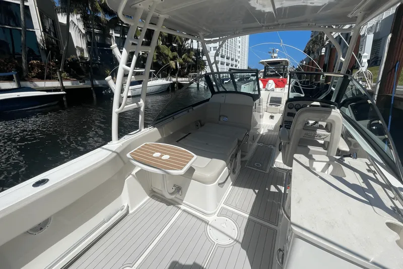 Slide: The Image of Boston Whaler 270 VANTAGE 2019 - 26