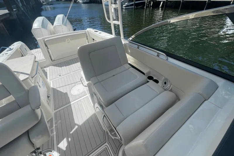 Slide: The Image of Boston Whaler 270 VANTAGE 2019 - 28