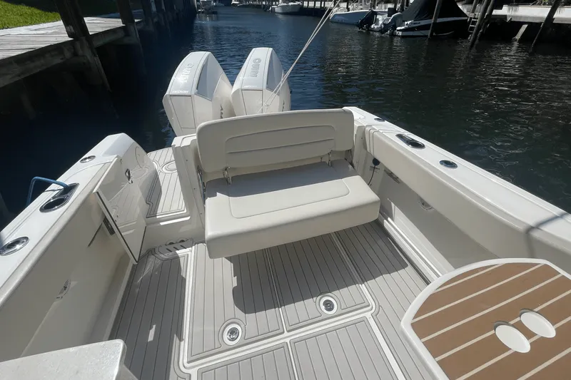Slide: The Image of Boston Whaler 270 VANTAGE 2019 - 31