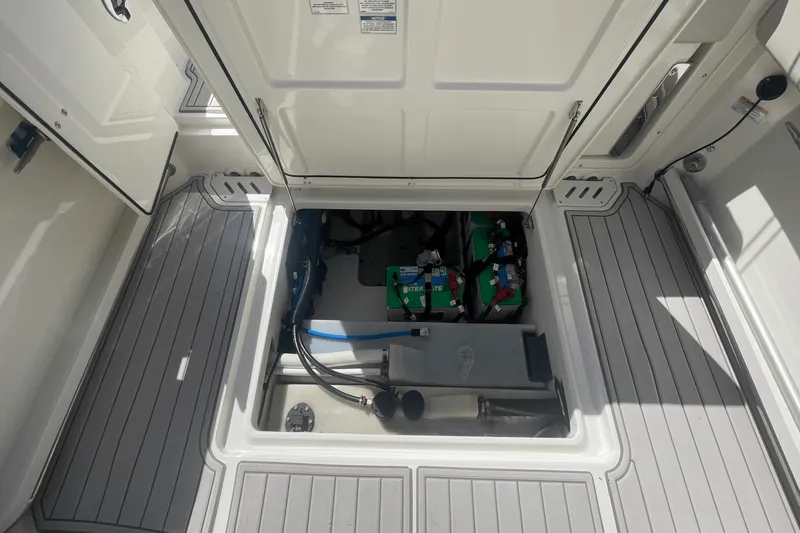 Slide: The Image of Boston Whaler 270 VANTAGE 2019 - 33