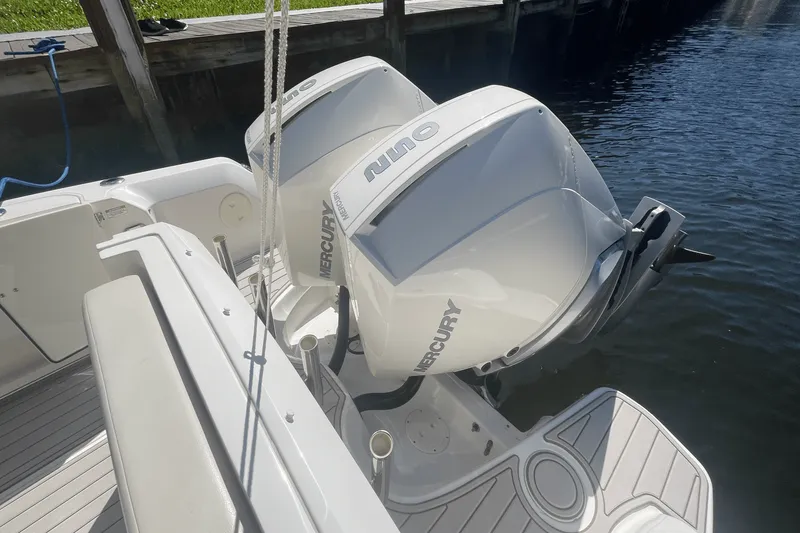 Slide: The Image of Boston Whaler 270 VANTAGE 2019 - 34