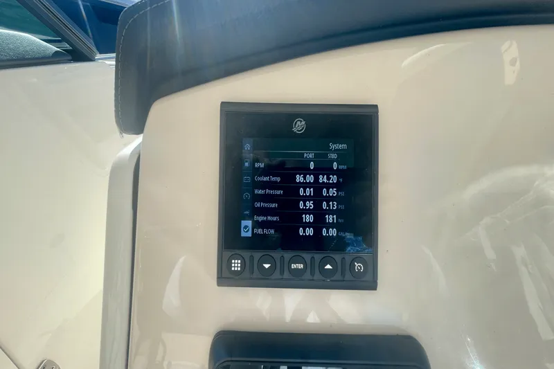 Slide: The Image of Boston Whaler 270 VANTAGE 2019 - 33