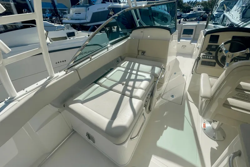 Slide: The Image of Boston Whaler 270 VANTAGE 2019 - 43