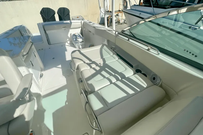 Slide: The Image of Boston Whaler 270 VANTAGE 2019 - 44