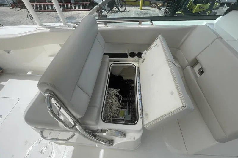 Slide: The Image of Boston Whaler 270 VANTAGE 2019 - 47