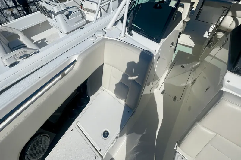Slide: The Image of Boston Whaler 270 VANTAGE 2019 - 53