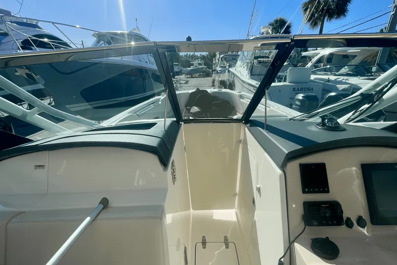 Slide: The Image of Boston Whaler 270 VANTAGE 2019 - 58