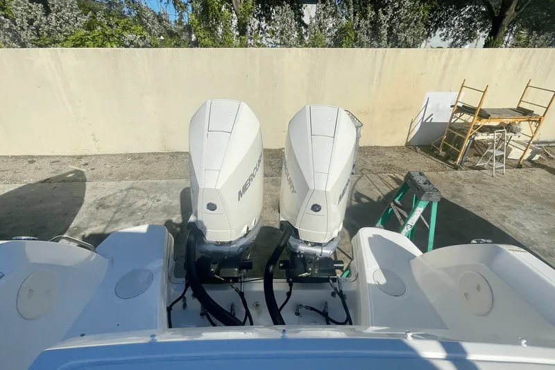 Slide: The Image of Boston Whaler 270 VANTAGE 2019 - 6