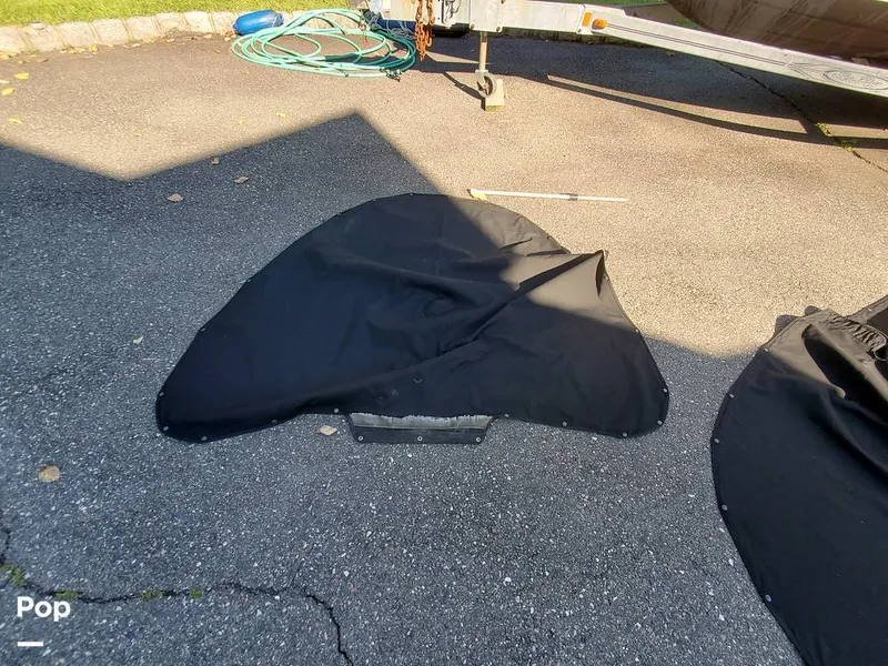 Slide: The Image of Sea Ray 205 sport 2011 - 13153505