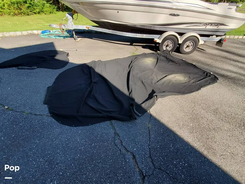 Slide: The Image of Sea Ray 205 sport 2011 - 13153506