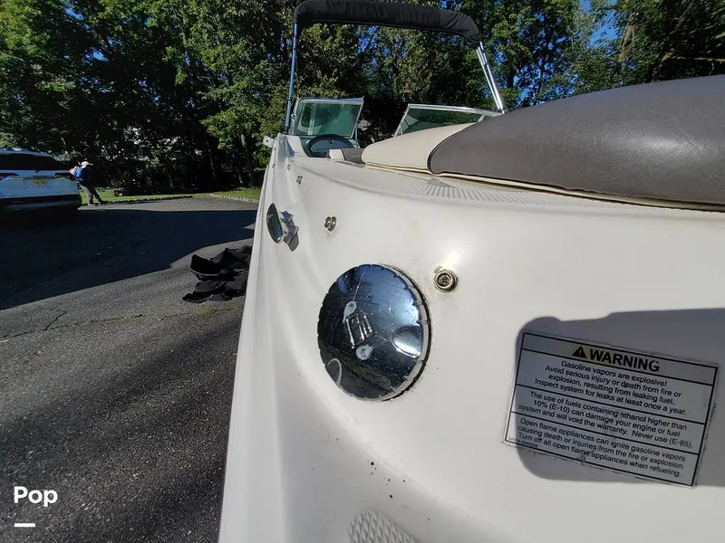 Slide: The Image of Sea Ray 205 sport 2011 - 13153404