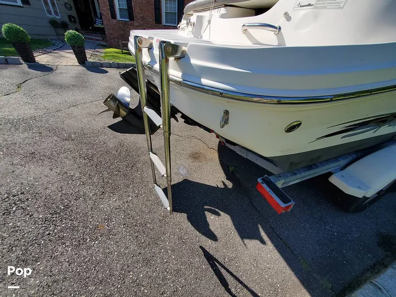 Slide: The Image of Sea Ray 205 sport 2011 - 13153407