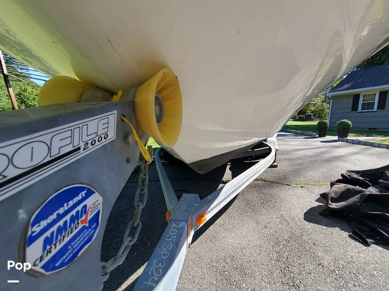 Slide: The Image of Sea Ray 205 sport 2011 - 13153413