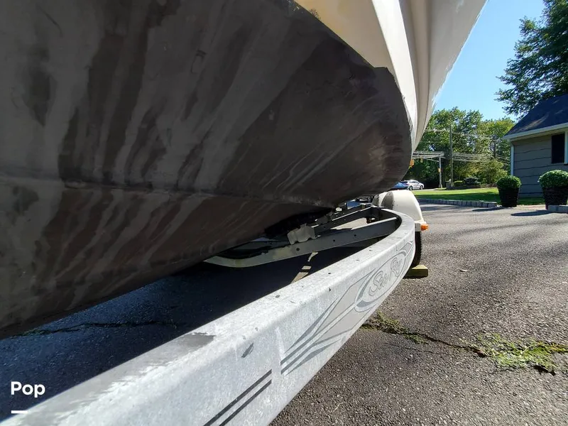 Slide: The Image of Sea Ray 205 sport 2011 - 13153414