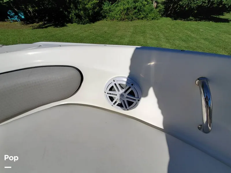 Slide: The Image of Sea Ray 205 sport 2011 - 13153423