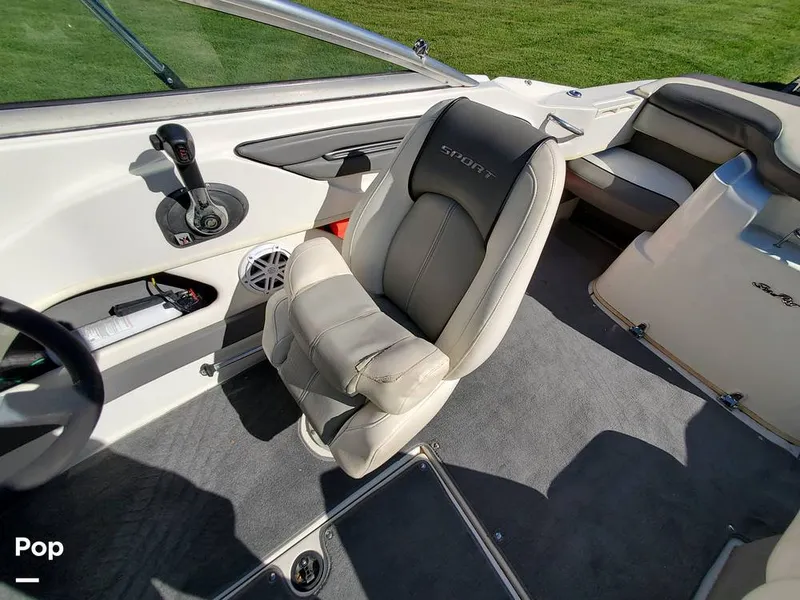 Slide: The Image of Sea Ray 205 sport 2011 - 13153430