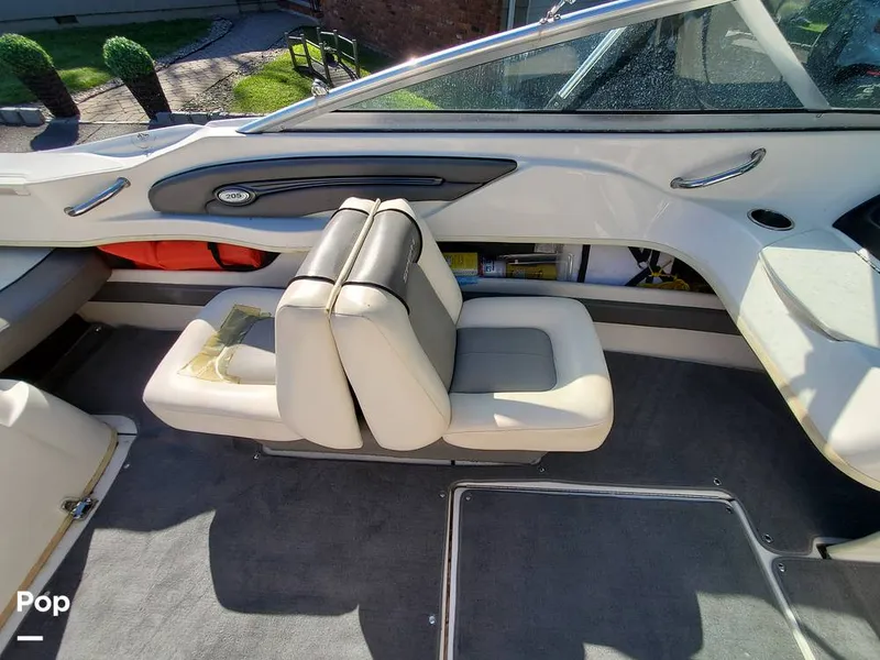 Slide: The Image of Sea Ray 205 sport 2011 - 13153431
