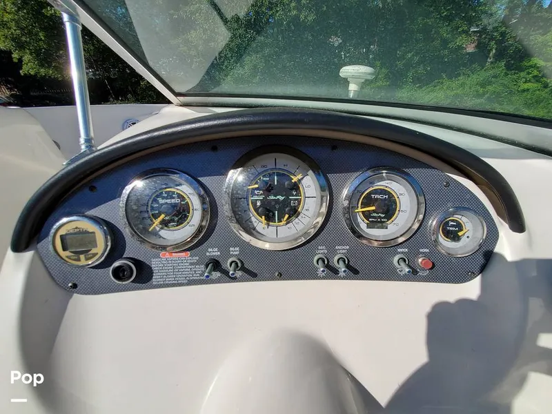 Slide: The Image of Sea Ray 205 sport 2011 - 13153442