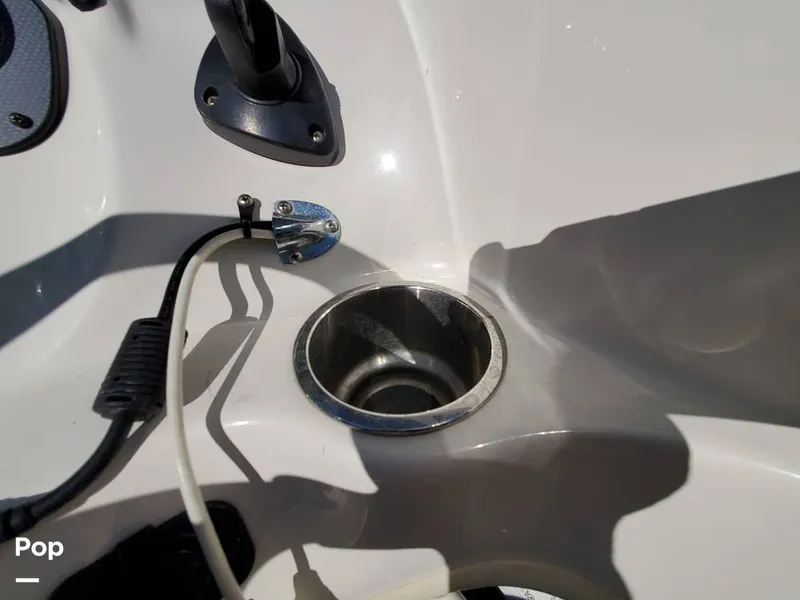 Slide: The Image of Sea Ray 205 sport 2011 - 13153450