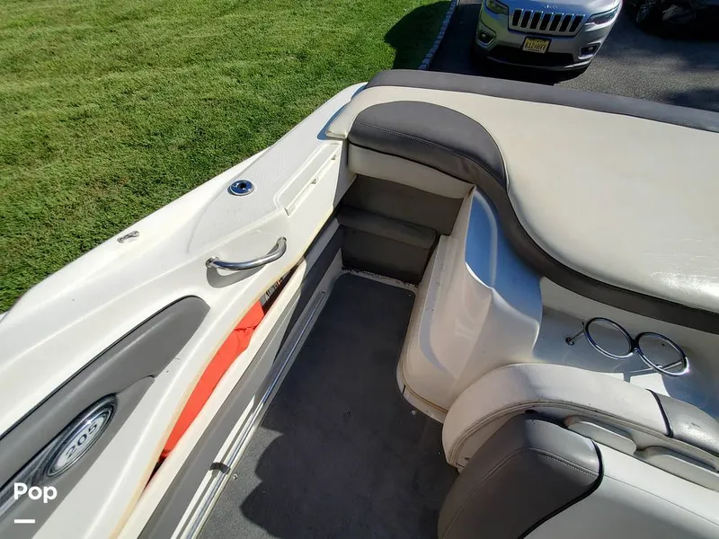 Slide: The Image of Sea Ray 205 sport 2011 - 13153456