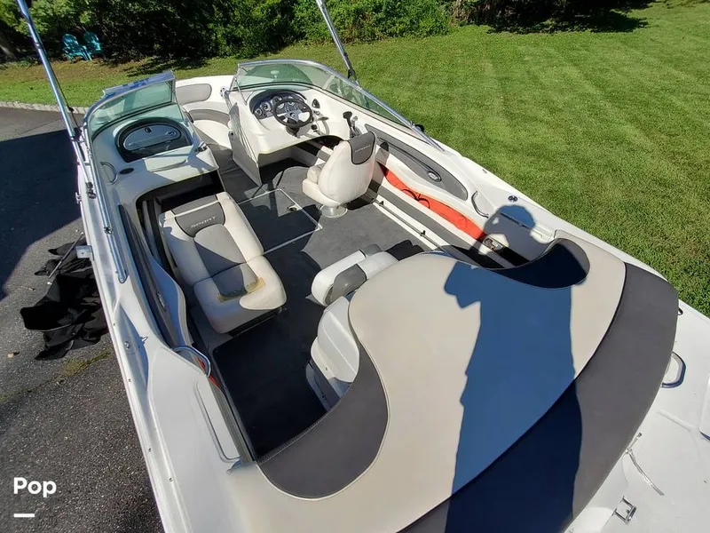 Slide: The Image of Sea Ray 205 sport 2011 - 13153459
