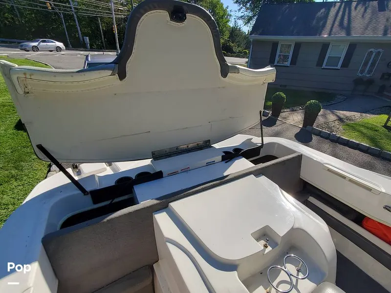 Slide: The Image of Sea Ray 205 sport 2011 - 13153462