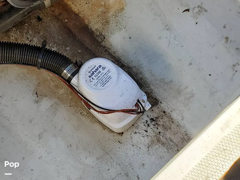 Slide: The Image of Sea Ray 205 sport 2011 - 13153466