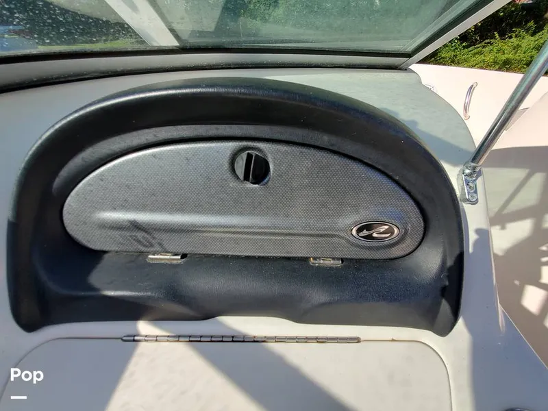 Slide: The Image of Sea Ray 205 sport 2011 - 13153481