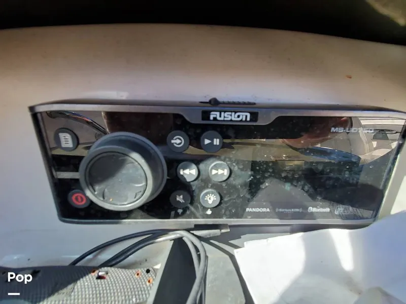 Slide: The Image of Sea Ray 205 sport 2011 - 13153483