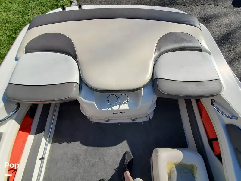 Slide: The Image of Sea Ray 205 sport 2011 - 13153485