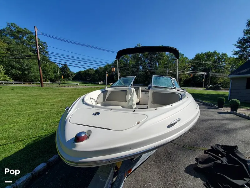 Slide: The Image of Sea Ray 205 sport 2011 - 13153400