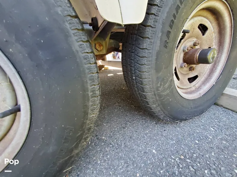 Slide: The Image of Sea Ray 205 sport 2011 - 13153489