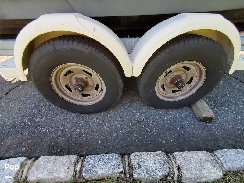 Slide: The Image of Sea Ray 205 sport 2011 - 13153490