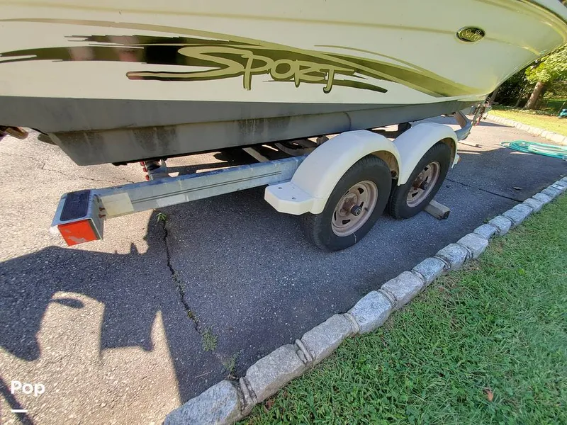 Slide: The Image of Sea Ray 205 sport 2011 - 13153488