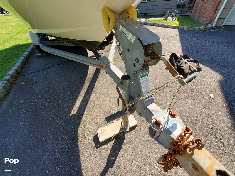 Slide: The Image of Sea Ray 205 sport 2011 - 13153492