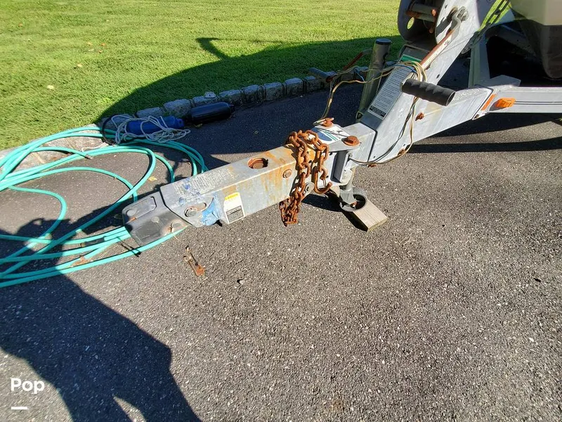 Slide: The Image of Sea Ray 205 sport 2011 - 13153494