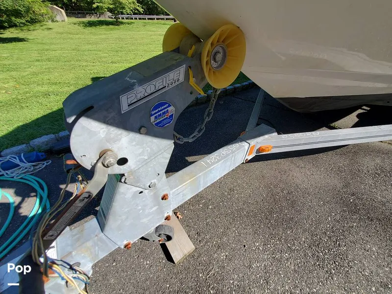 Slide: The Image of Sea Ray 205 sport 2011 - 13153495