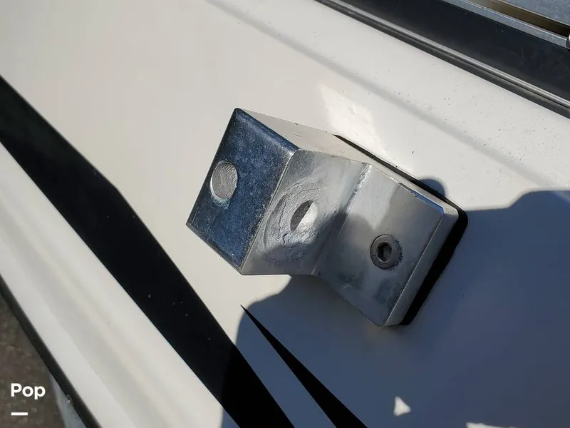 Slide: The Image of Sea Ray 205 sport 2011 - 13153501